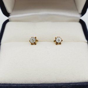NEW VINTAGE DIAMOND CHIP STUD EARRINGS